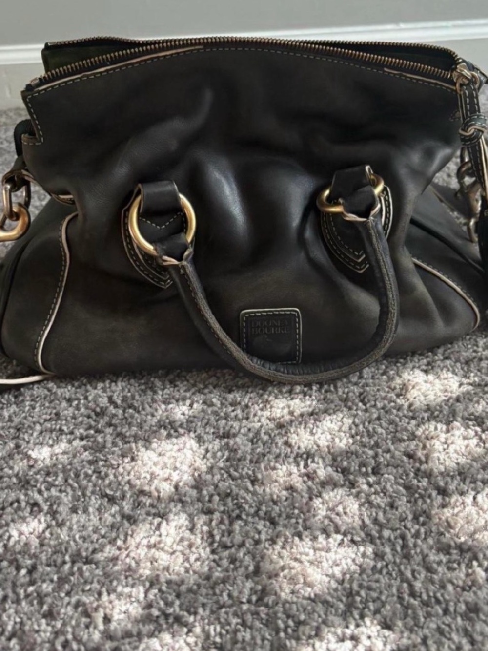 vintage black leather dooney & bourke handbag